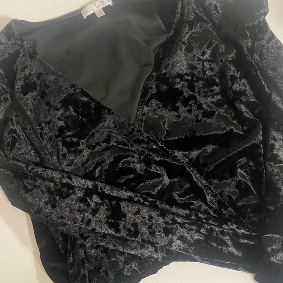 Black Velvet Romper | size small | nine britton - Picture 5 of 6